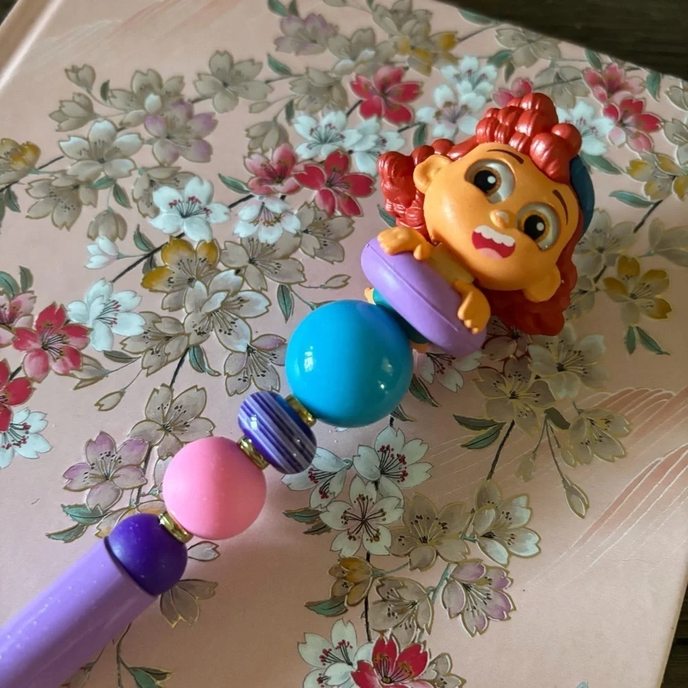 Disney Doorables: Luca: Giulia Marcovaldo summer handmade beaded pen